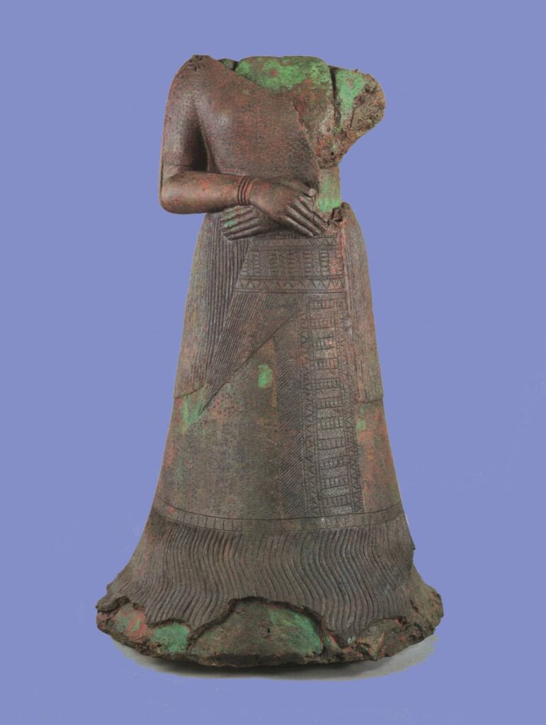 آموزش تشخیص اصالت اشیاء عتیقه و زیرخاکی